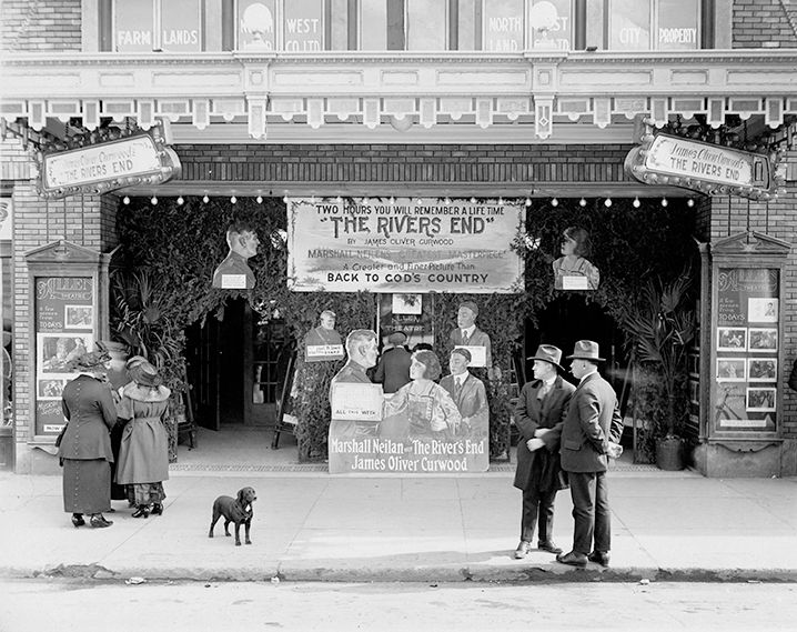 Exterior view of the entrance to the Allen Theatre in 1919.
