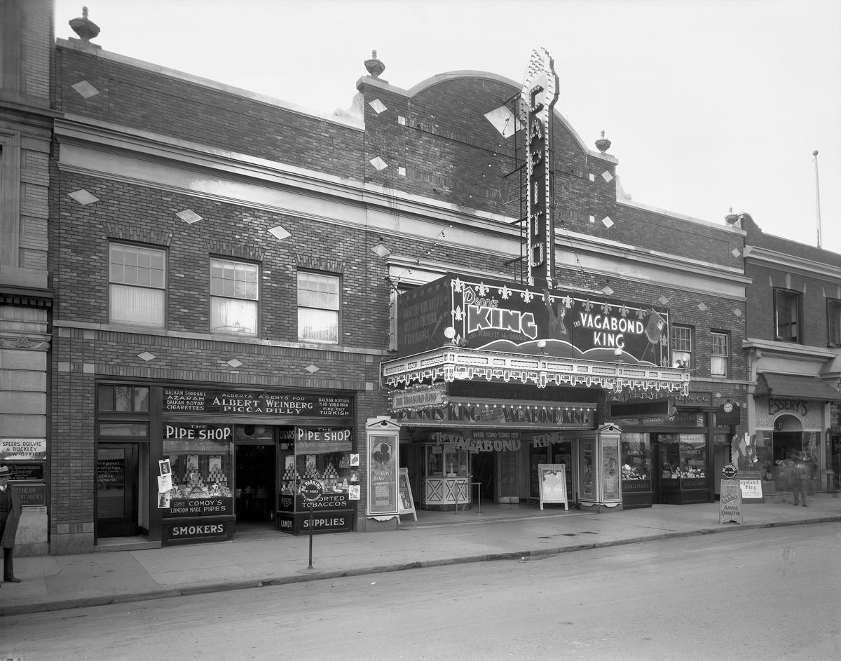 Exterior view of the Capitol Theatre in 1930.