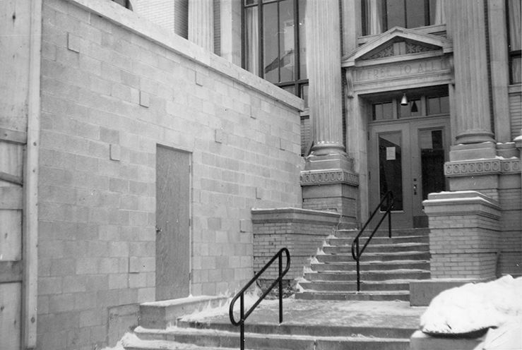 Photograph showing the front detail of the Edmonton Public Library.