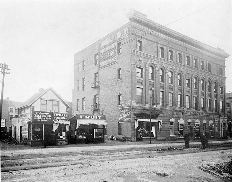 A photograph of Empire Block taken from the north around the year 1918, showing the building's exterior.