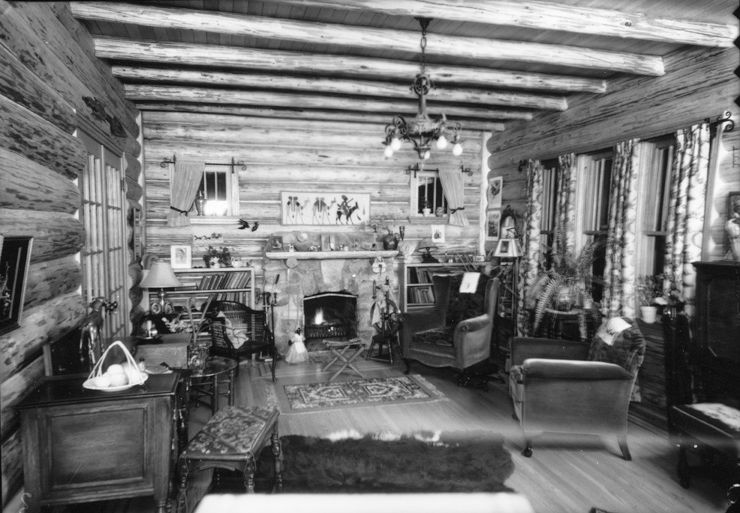 Interior view of the Field Log House, taken in 1934. City of Edmonton Archives EA-160-811.
