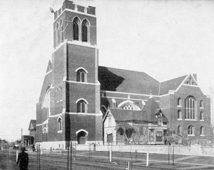 Exterior view of First Presbyterian Church, taken in 1915.
