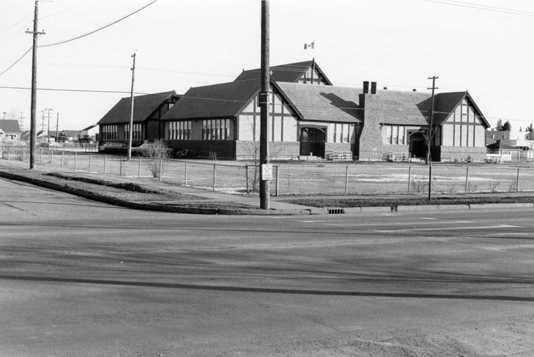 Glenora Elementary School, 1968, front view. City of Edmonton Archives EA-20-3334.