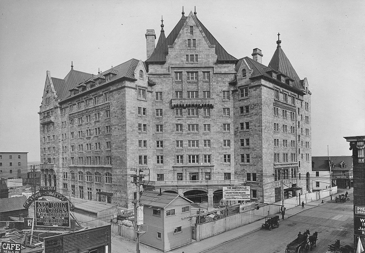 Photograph of Hotel Macdonald under construction in 1914.