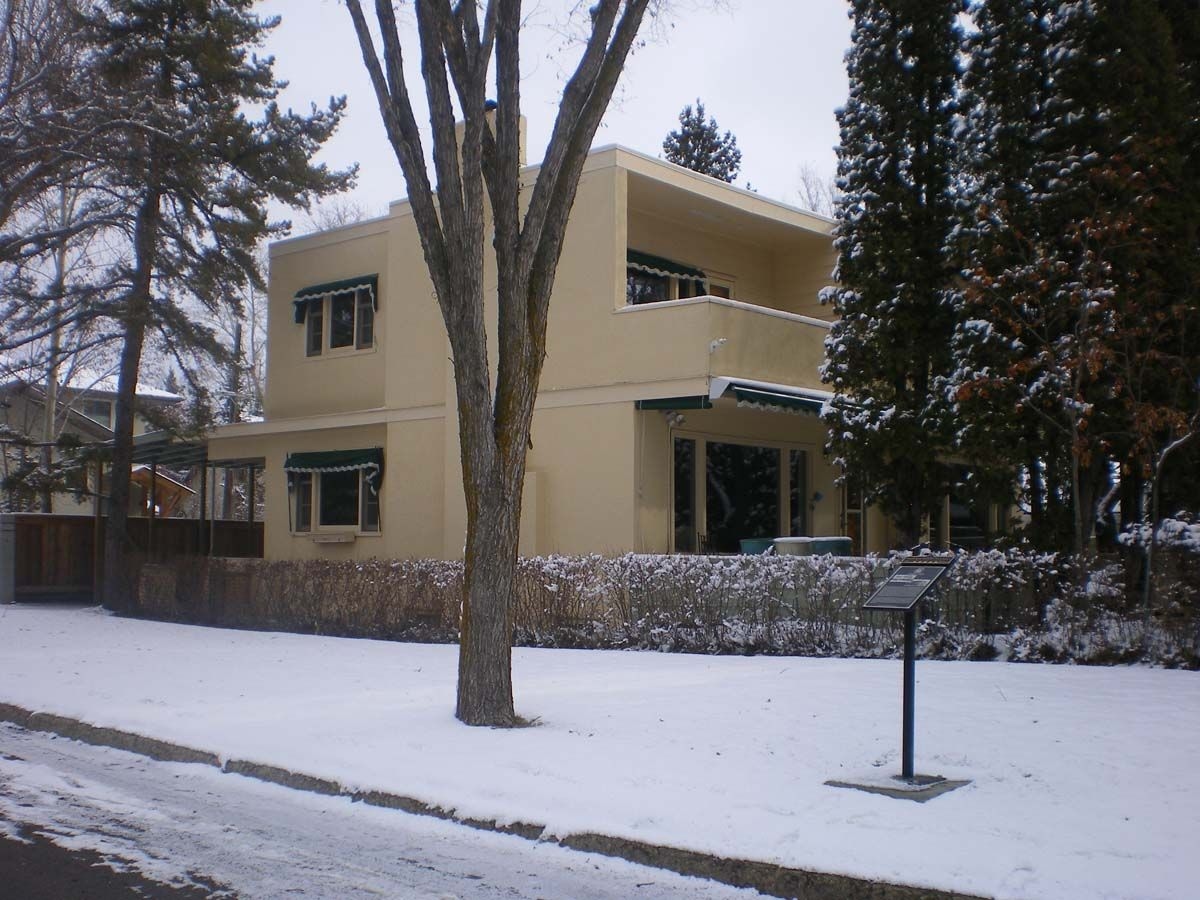 Hyndman House, 2006, side elevation. City of Edmonton Archives EA-792-242.