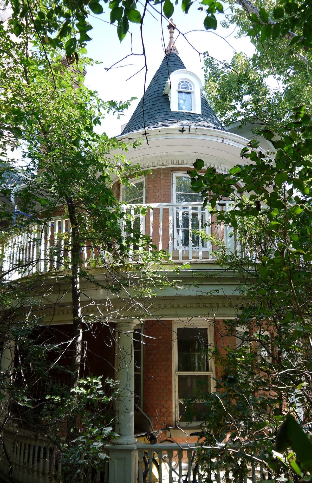 John Stocks Residence, 2013, balcony detail. Photo courtesy of Ann Hall.