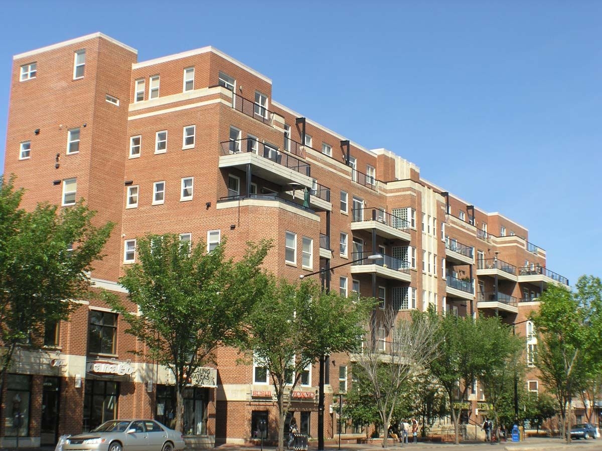 Photograph of St. Joseph's Hospital taken in 2006, part of the City of Edmonton Archives collection.