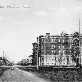 Historical photograph of Le Marchand Mansion taken around 1914 on Victoria Avenue.