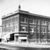 Photograph of MacLean Block's east façade taken in 1914.