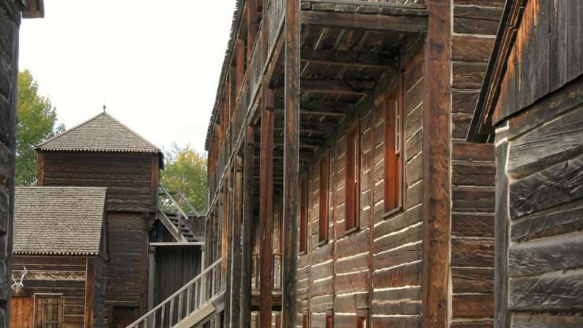 Side view of the front entry stairs of the Big House at Fort Edmonton Park, photographed in 2007.
