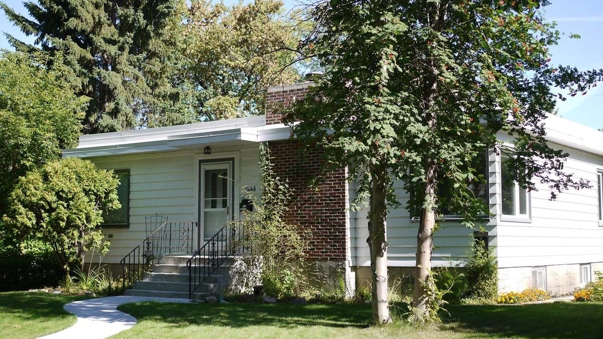 Dean-Kuperus Residence, 2013, front view. Photo courtesy of Ann Hall.