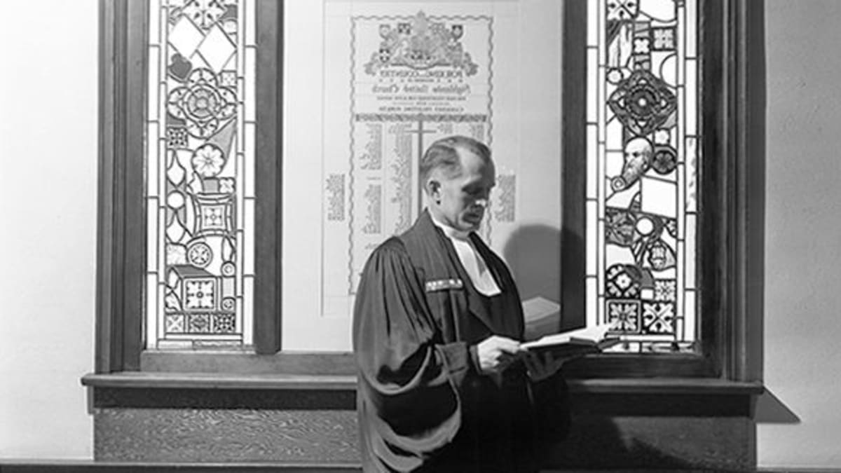 Highlands United Church- Memorial window, 1948
