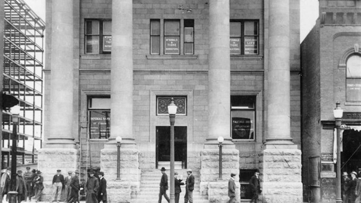 Imperial Bank - front detail