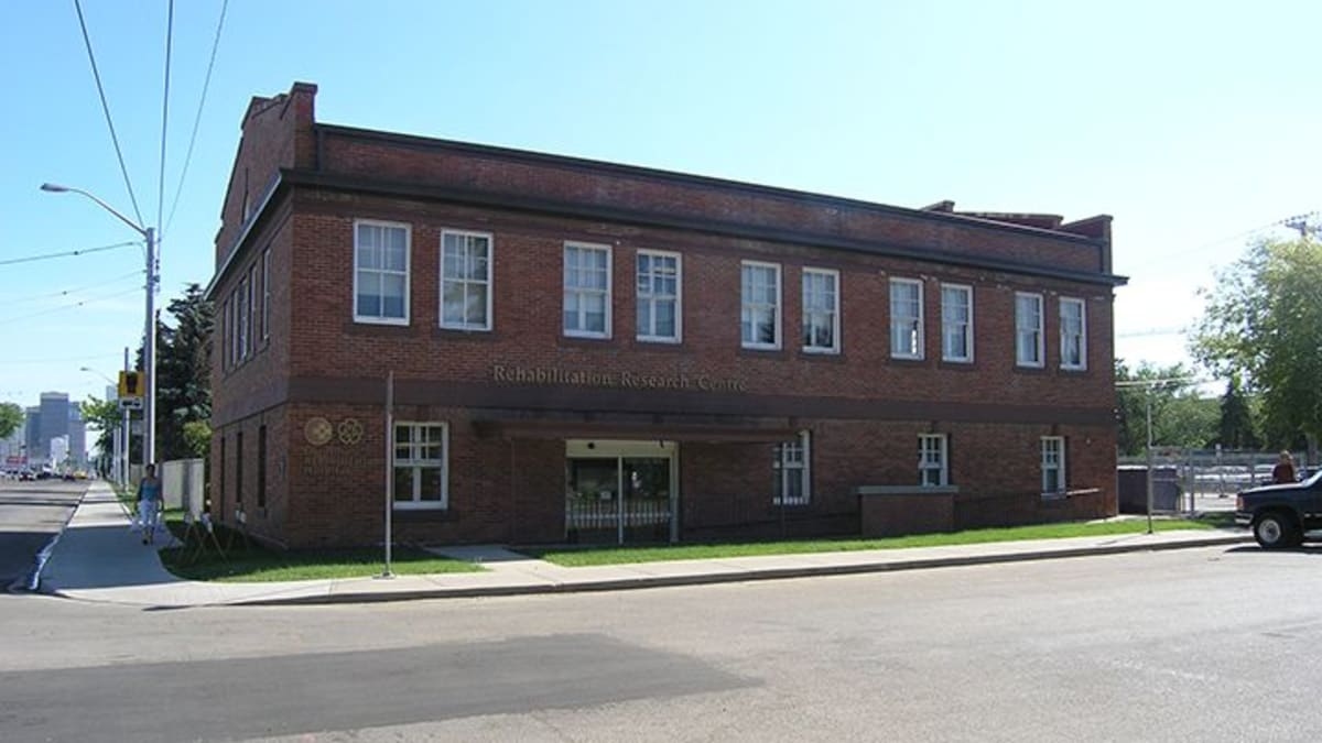 Photo of the North Telephone Exchange in Edmonton, taken in the year 2006.