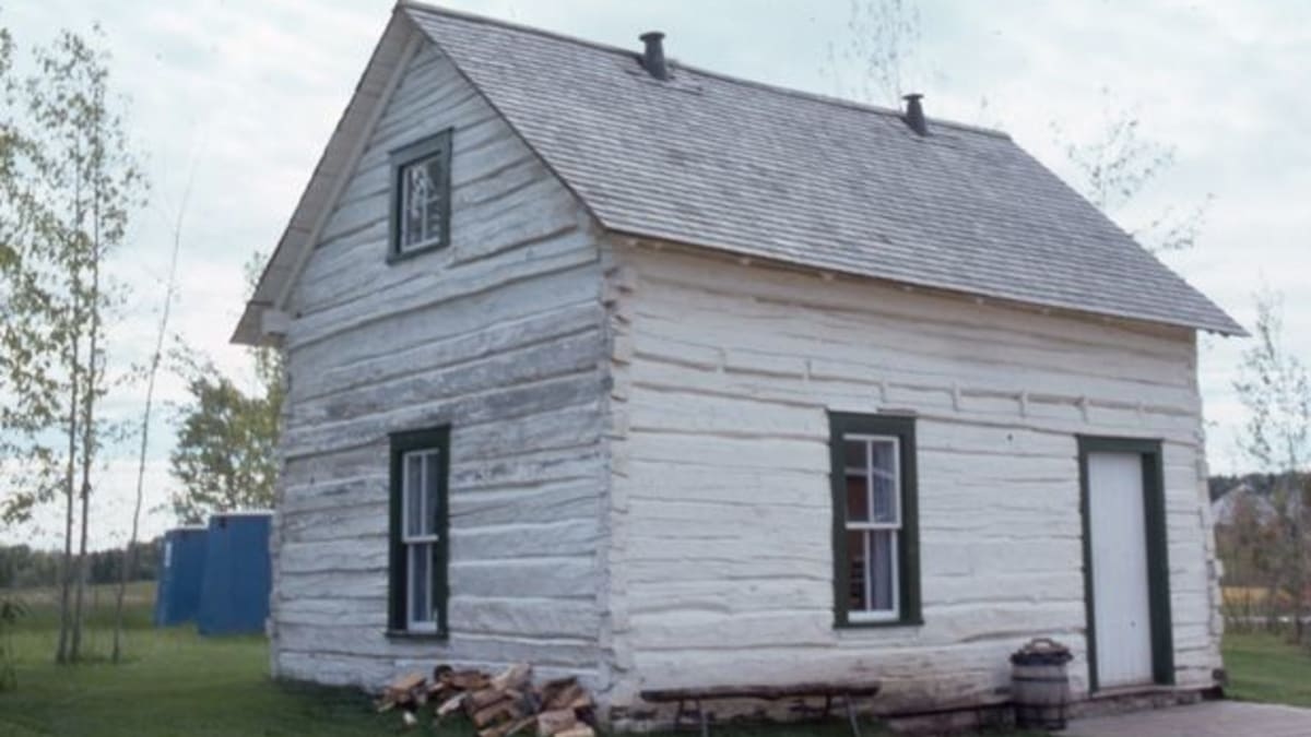 Exterior view of Peter Erasmus House at Fort Edmonton Park, 1976. City of Edmonton Archives ET-3-1.
