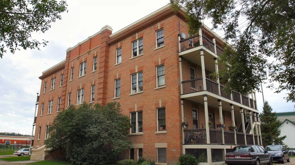 Ross Flats, 2007, side view. Photo by Lawrence Herzog. Courtesy of COE Sustainable Development.