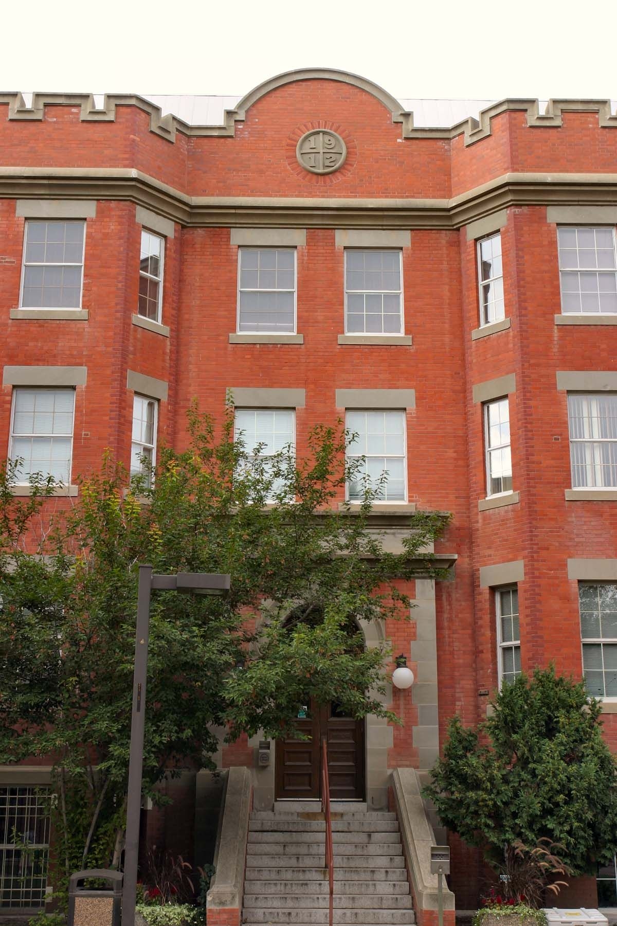 Assiniboia Hall, 2007, front entry detail. Photo by Lawrence Herzog. Courtesy of City of Edmonton Sustainable Development.