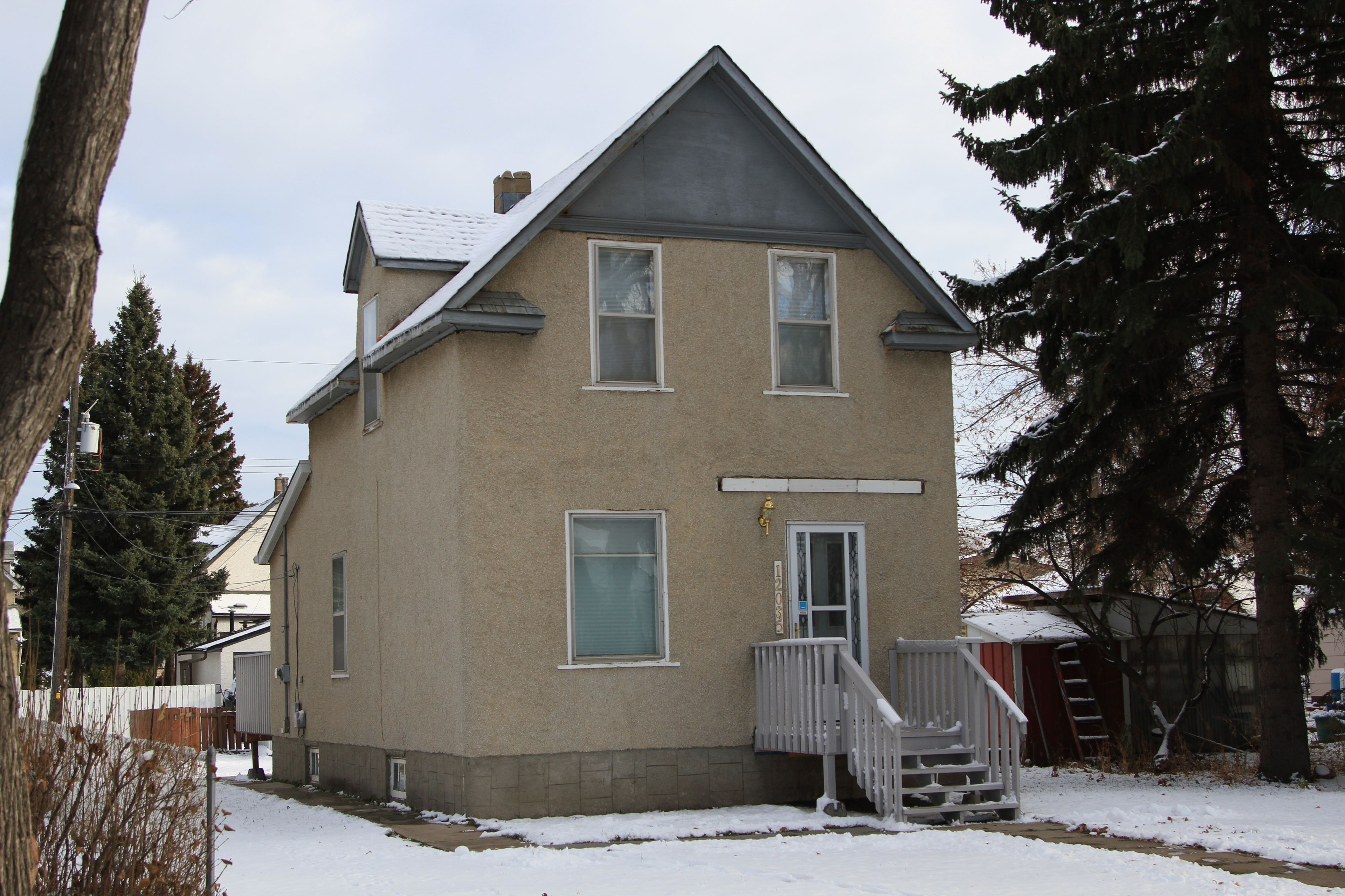 Exterior view of the Forrest Residence, taken in 2013.