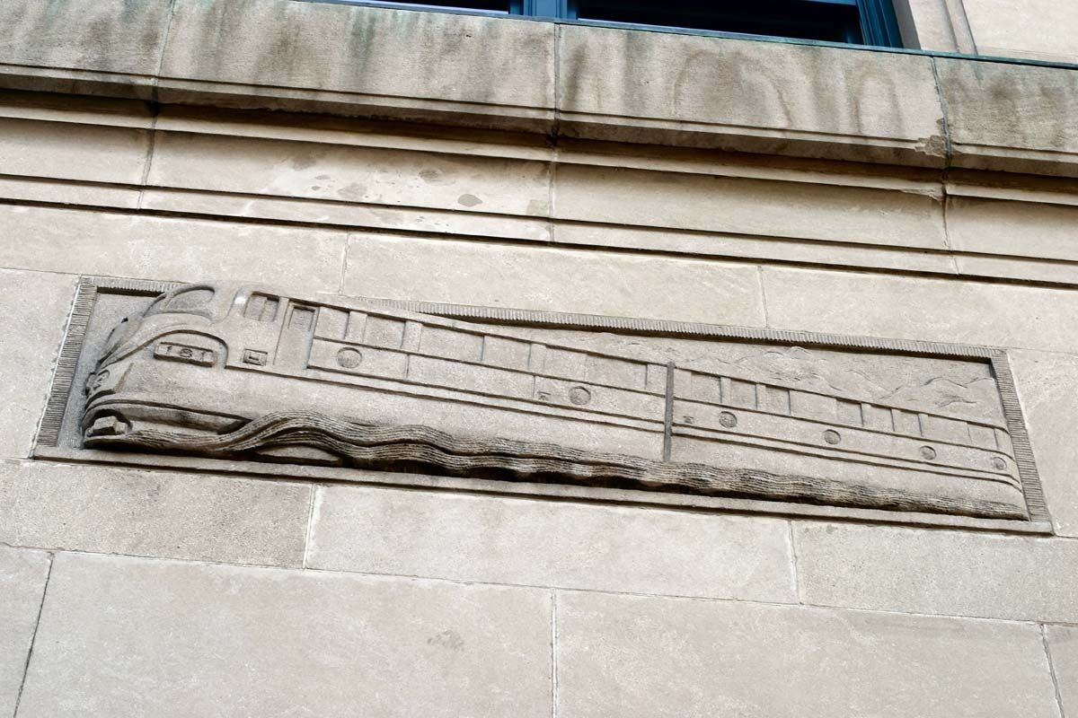 Exterior view of the Imperial Bank of Canada Building. Photo by Lawrence Herzog. Courtesy of COE Sustainable Development.