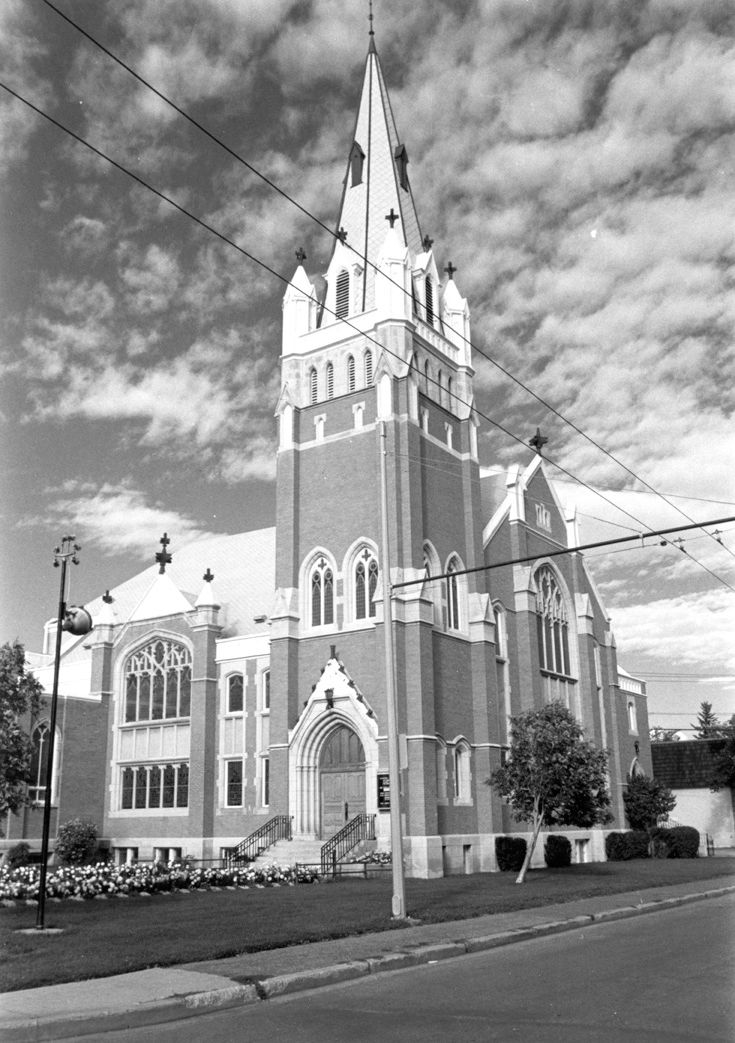 Front view of Robertson-Wesley United Church taken in 1975, showcasing its exterior design.