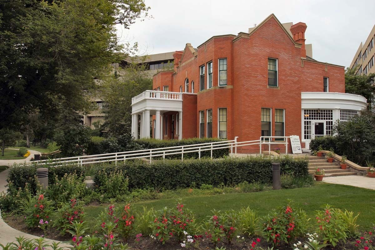 Rutherford House, 2007, side elevation. Photo by Lawrence Herzog. Courtesy of COE Sustainable Development.