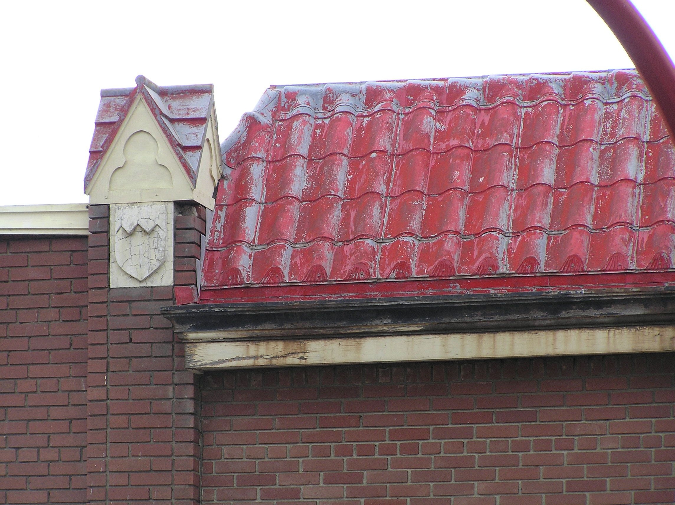 Detail of Safeway store from 2005, showing specific architectural features.