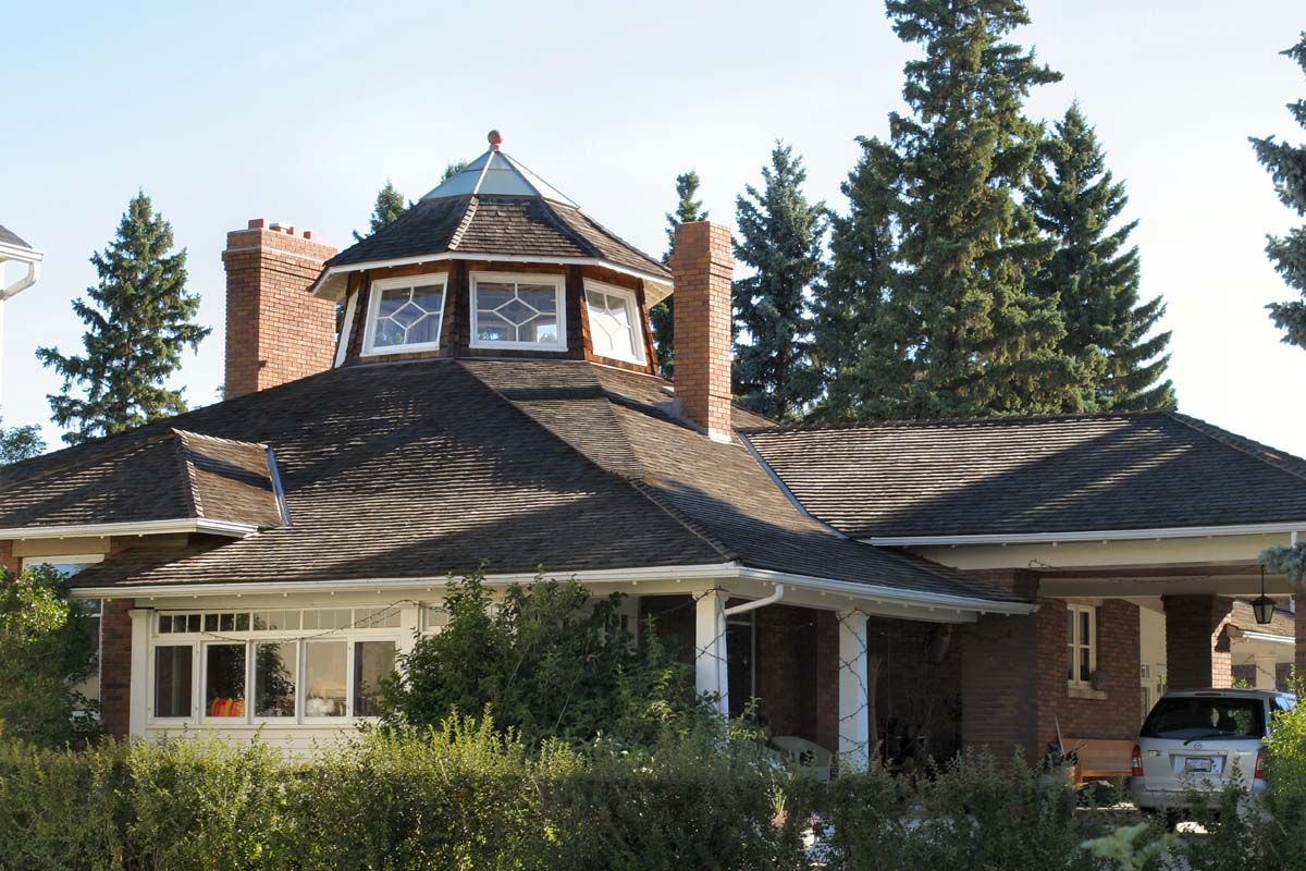 Sheriff Robertson house, 2007, front elevation. Photo by Lawrence Herzog. Courtesy of City of Edmonton Sustainable Development.