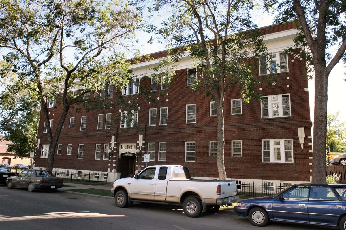 Westminister Apartments, 2007, front elevation. Photo by Lawrence Herzog. Courtesy of COE Sustainable Development.